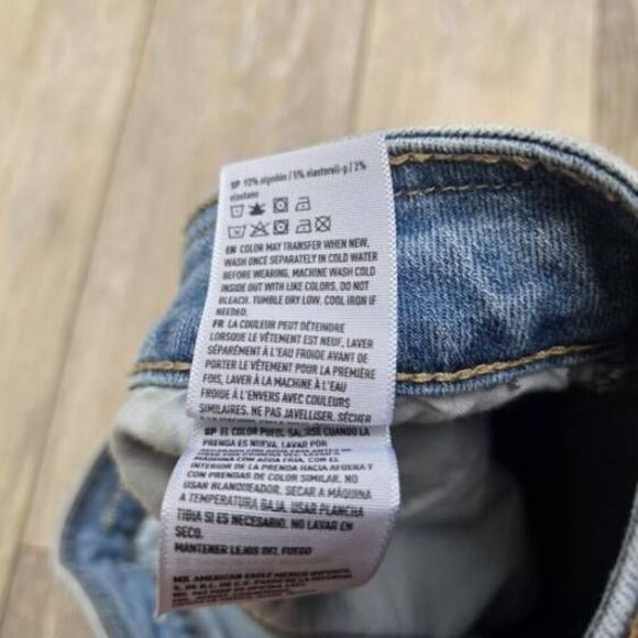 American Eagle Outfitters High Rise Light Blue Wash Stretch Jean Mini Skirt sz 2 - Picture 7 of 14